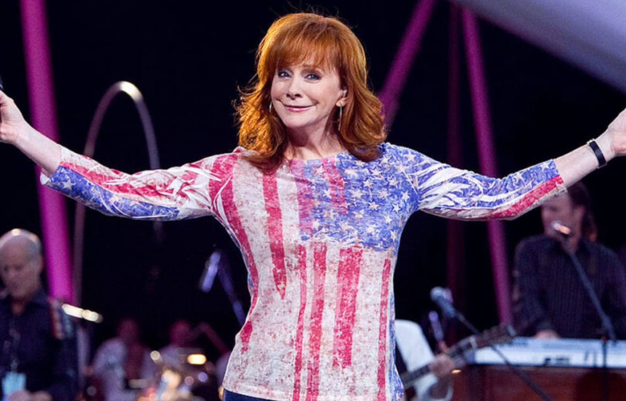 Tears flow as Reba McEntire sings the US National Anthem during Super Bowl